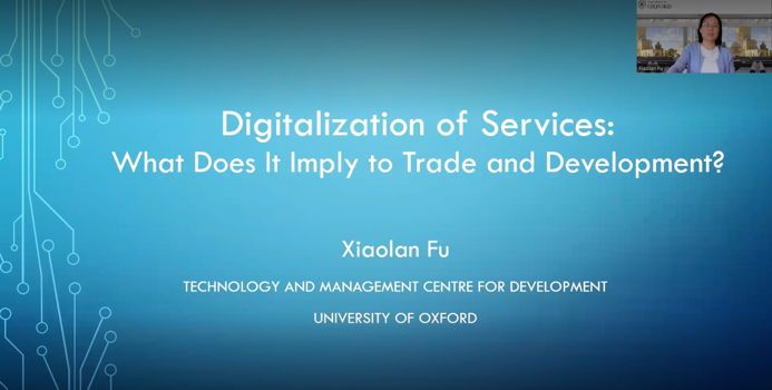 Prof. Xiaolan Fu speaks on the digitalization of services
